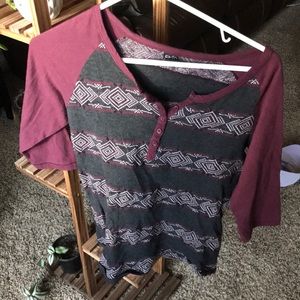 Nice maroon baseball tee